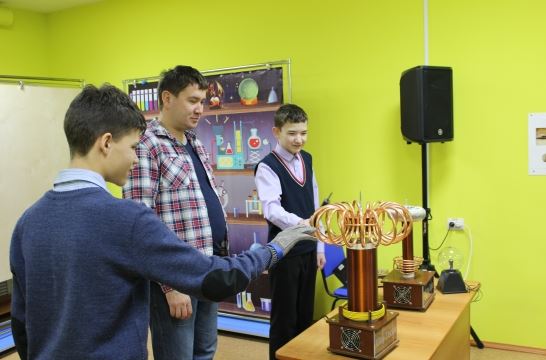Российские школьники получают «Билет в будущее»